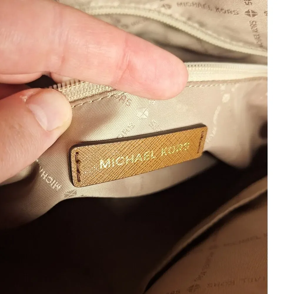 Michael Kors Cindy Large Dome Satchel crossbody bag w matching wallet vanilla